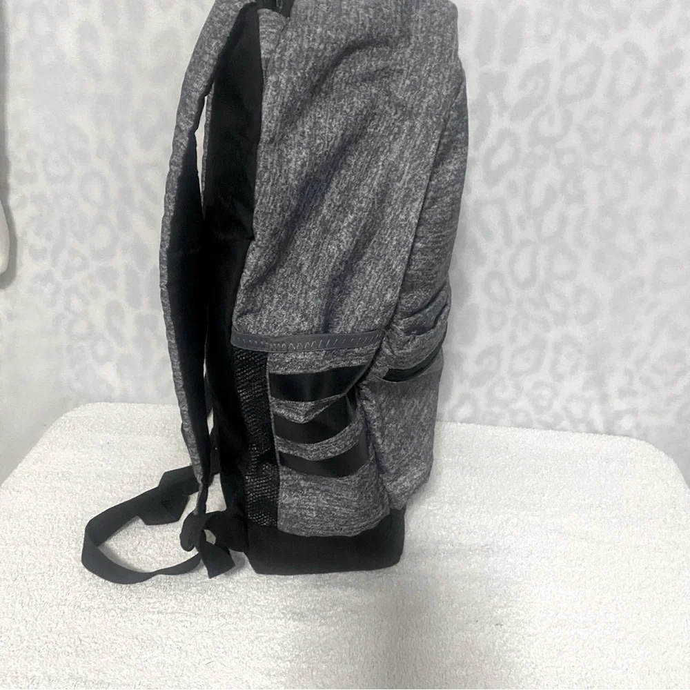 Adidas Classic 3S Backpack, Onix/Black, One Size School , Everyday, Etc,.